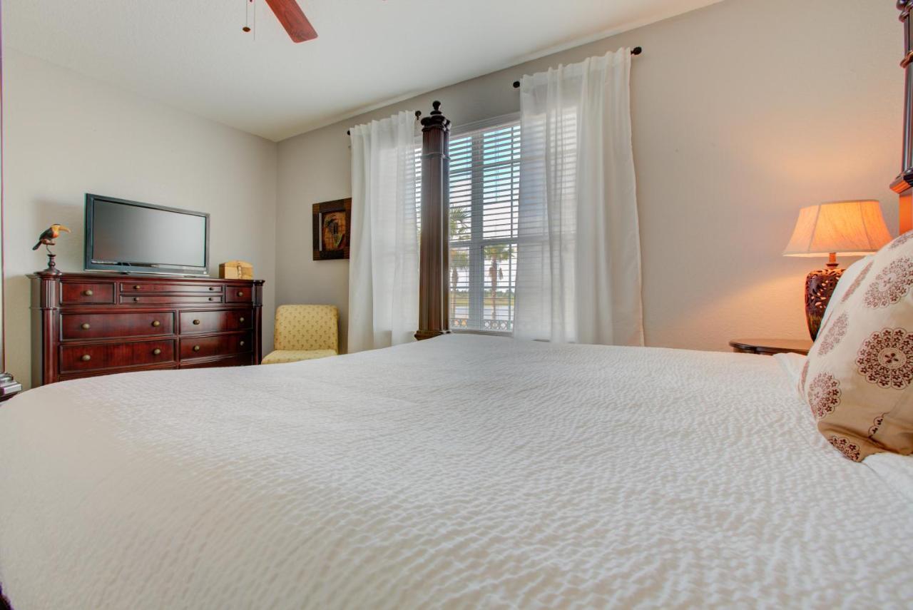 Appartement Gorgeous 1st-floor, End Unit W Lakeview *