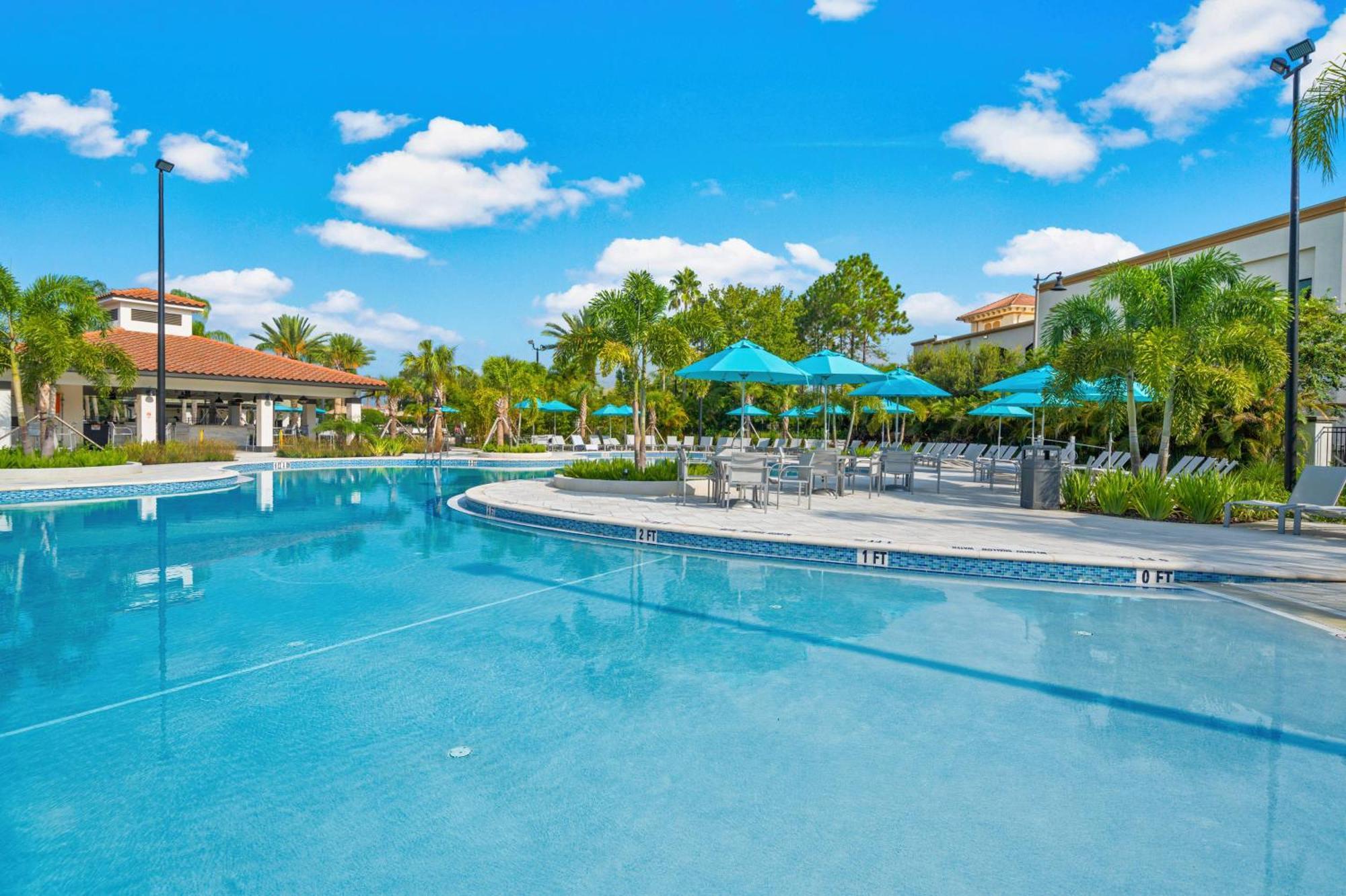 Gorgeous 1st-floor, End Unit W Lakeview Appartement *